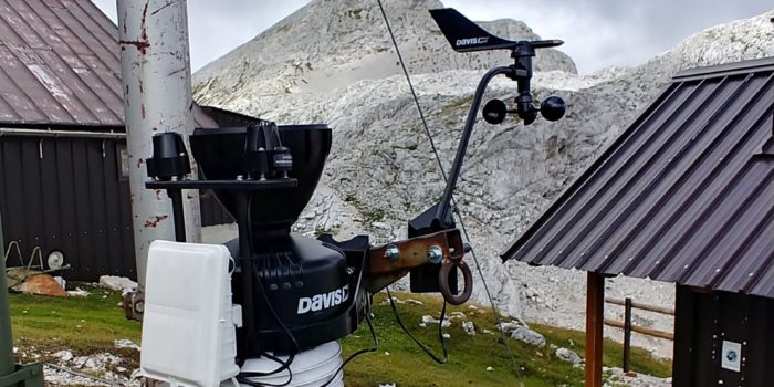 mounted-weather-station-700x350