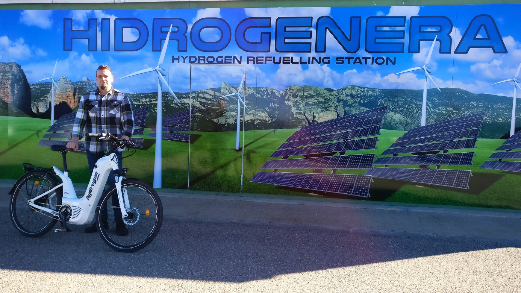 Interview with Dimitrios Apostolou: Cycling to work on a hydrogen-powered bike?