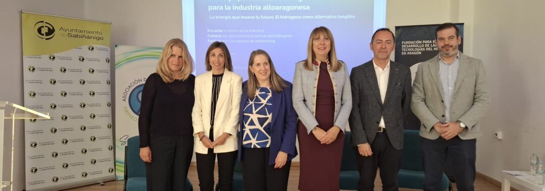 mar-panos-berta-fernandez-y-jose-maria-santa-barbara-en-la-jornada-sobre-hidrogeno-y-descarbonizacion-de-la-industria-en-sabinanigo-alto-aragon