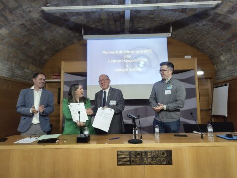 Momento de la firma de la renovación del Memorando de Entendimiento entre la Fundación Hidrógeno Aragón y Hydrogen Scotland en la sede del Gobierno de Aragón, Zaragoza.