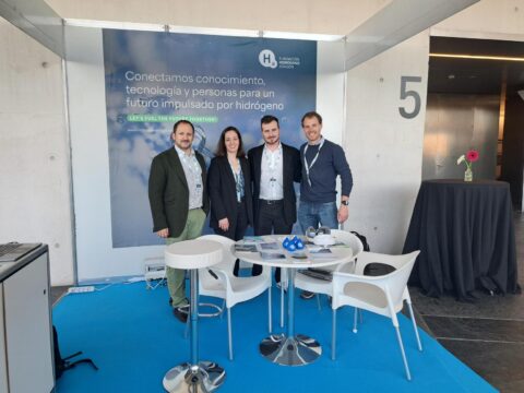 Equipo Fundación Hidrógeno Aragón en stand 37 EHEC 2026