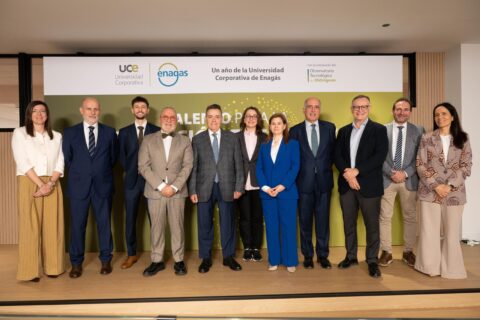 Representantes de la Fundación Hidrógeno Aragón y Enagás durante el aniversario de la Universidad Corporativa en Madrid sobre talento y futuro energético