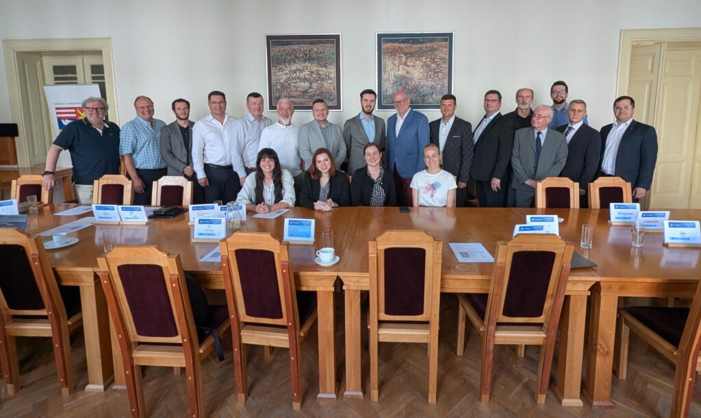 Socios del consorcio EASTGATEH2V reunidos en Eslovaquia para el desarrollo de valles de hidrogeno en Europa.