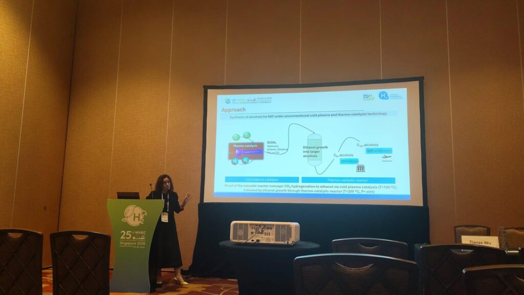 Vanesa Gil presenta el proyecto hy+4saf en el WHEC 2026